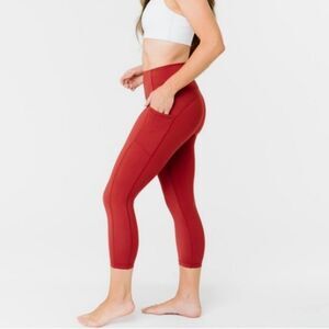 ZYIA Active Light n Tight Hi-Rise Capri Legging Women's Brick Red Pockets 14-16